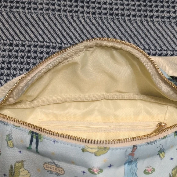 Charming Light Blue Fanny Pack with Princess Amd The Frog Characters - Picture 7 of 8